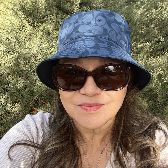 Meet your Posher, Florrie - Picture 1 of 4